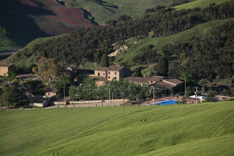 Facade/entrance, Bird's eye view