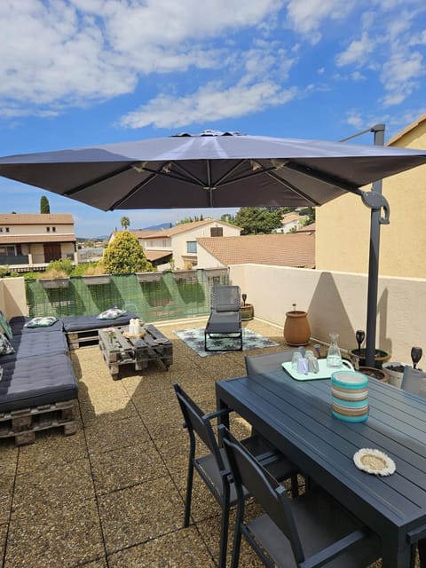 Day, View (from property/room), Balcony/Terrace, Living room, Dining area