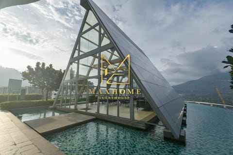 Nearby landmark, Day, Natural landscape, Swimming pool