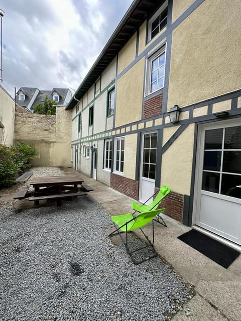 Inner courtyard view