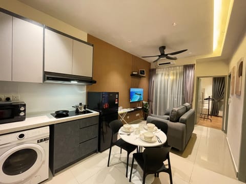 TV and multimedia, Kitchen or kitchenette, Living room, Seating area, Dining area, Evening entertainment, washing machine, dryer