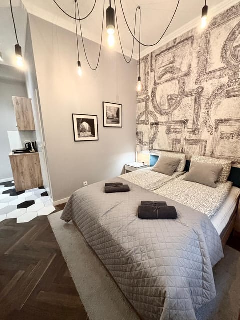 Kitchen or kitchenette, Seating area, Bedroom, kitchen