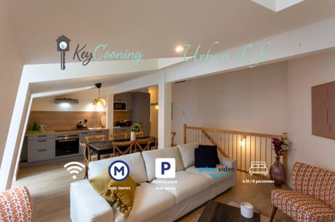 Property logo or sign, Kitchen or kitchenette, Living room, Dining area, Logo/Certificate/Sign, oven, stove