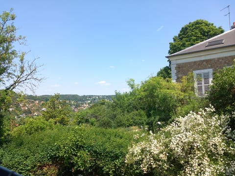 maison avec jardin et terrasse Apartment in Île-de-France