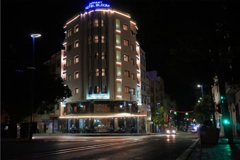 Property building, Night, Neighbourhood, City view, Street view, Location