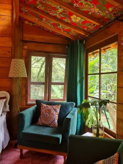 Cabana de Madeira No Lago c Ofurô e Lareira junto Natureza Cabana-Kel Apartment in State of Rio de Janeiro