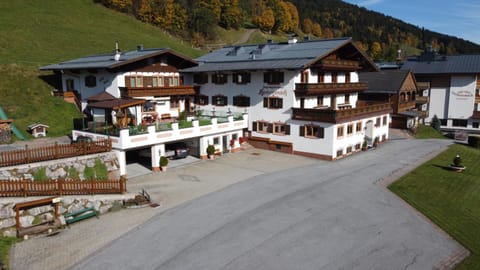 Property building, Natural landscape, Balcony/Terrace, Mountain view