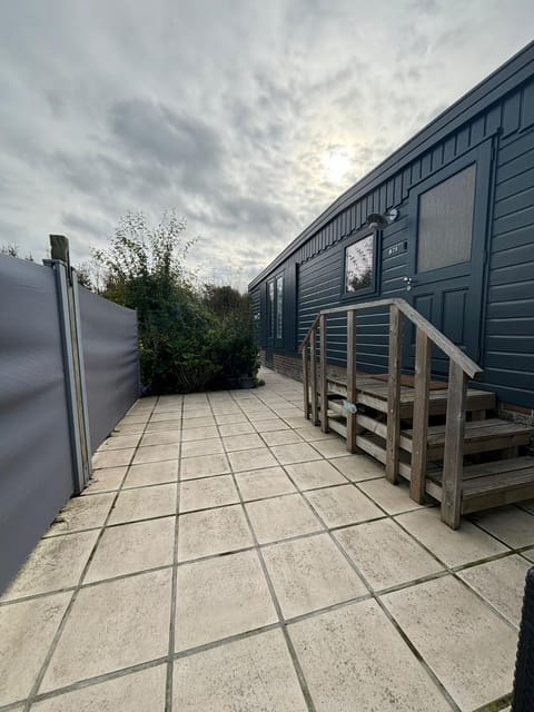 Tiny Beachhouse - New Vennepark Wenduine Campground/ 
RV Resort in De Haan