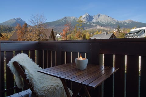 Balcony/Terrace, Mountain view