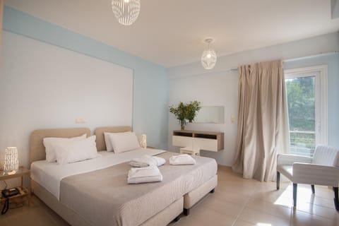 Bed, Balcony/Terrace, Bedroom