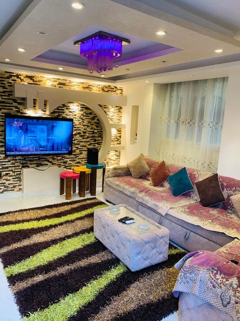 Communal lounge/ TV room, Living room, Seating area