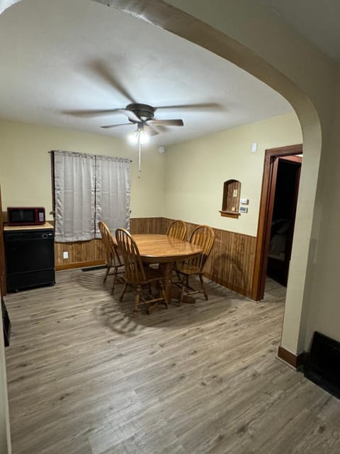 Cozy windfall House in Mason City