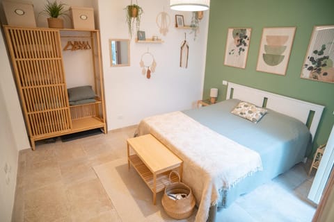 Bed, Photo of the whole room, Bedroom, wardrobe