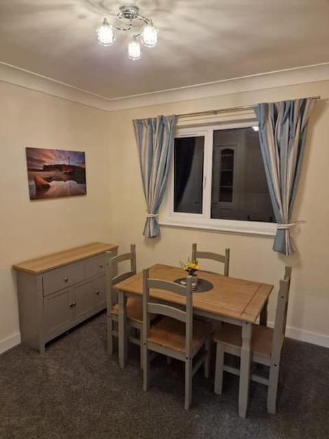 Catalina - Modern 2 bedroom bungalow House in Elgin