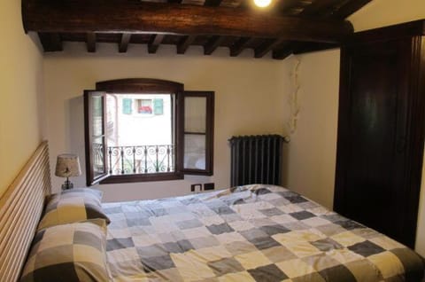 L'Affresco, rural house in Valpolicella Courtyard House in Veneto