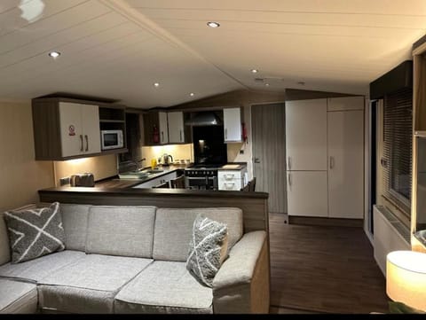 Kitchen or kitchenette, Living room, Dining area, Internal: Not applicable to any particular room