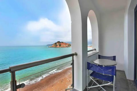Natural landscape, View (from property/room), Seating area, Beach, Sea view, sunbed
