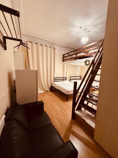 Bed, Living room, Photo of the whole room, Seating area, Bedroom