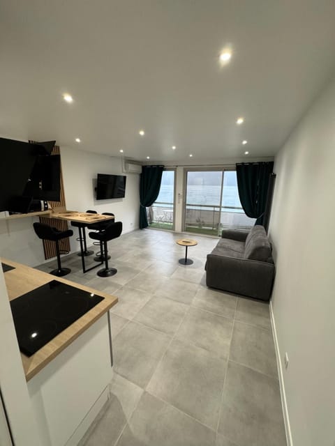 Sun beach Apartment in Tresserve