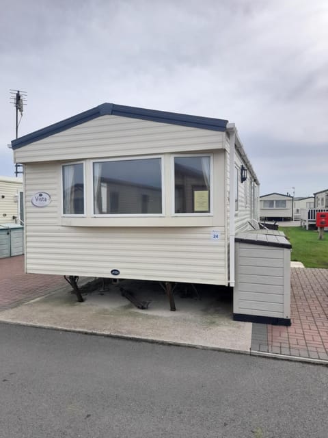 Towyn 24 Golden Gate Rentals House in Towyn