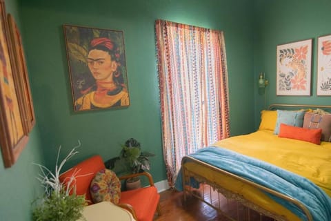 The Bluebonnet Belle - newly redone near downtown House in Brenham