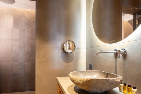 Chalet privé de Luxe IGLOO avec Piscine Sauna et Cheminée, 4 chambres, 220m2 by HOTEL MONTBLANC Chalet in Val dIsere