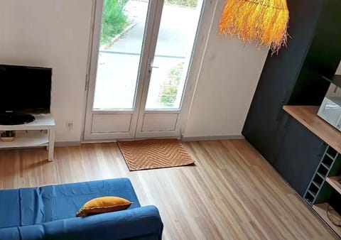 TV and multimedia, Kitchen or kitchenette, Living room