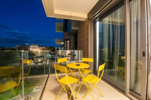 Night, View (from property/room), Balcony/Terrace