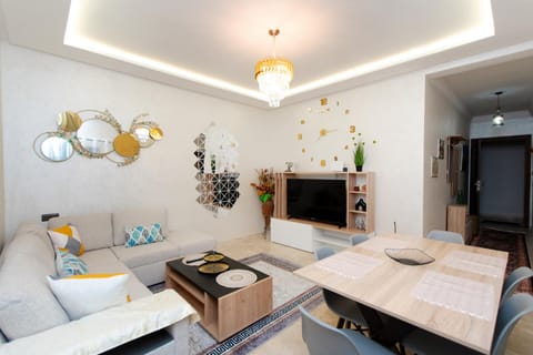 Living room, Dining area