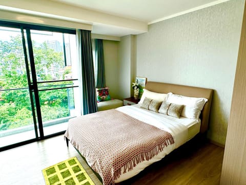 Property building, Bed, Balcony/Terrace, Photo of the whole room, Bedroom, Garden view, wardrobe, air conditioner