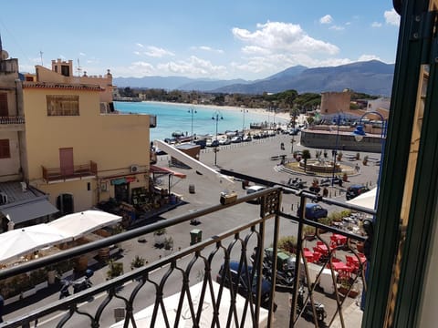 City view, Sea view, Street view