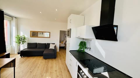Communal lounge/ TV room, TV and multimedia, Kitchen or kitchenette, Living room, Seating area
