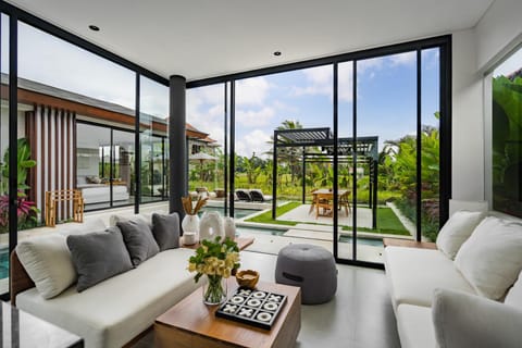 View (from property/room), Living room, Seating area