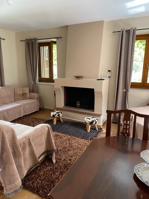 Karyatida Apartment in Argolis, Greece