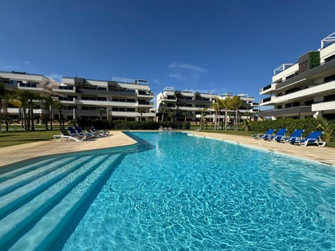 Living room, Garden view, Pool view, Sea view, Swimming pool, sunbed