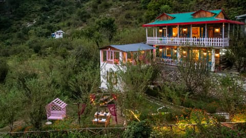 Property building, Spring, Day, Natural landscape, Garden, Garden view, Mountain view