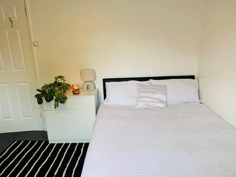Bramley Fall Park Homestay Vacation rental in Leeds