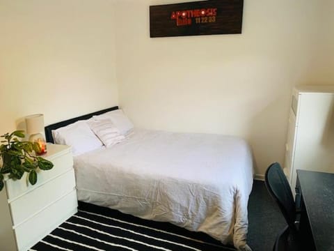 Bramley Fall Park Homestay Vacation rental in Leeds