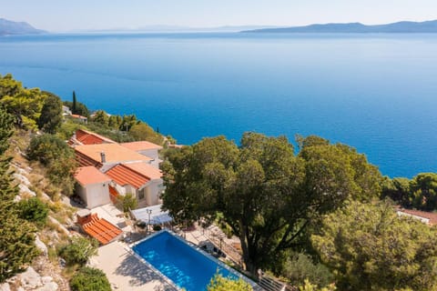 Property building, Day, Bird's eye view, Mountain view, Pool view, Sea view