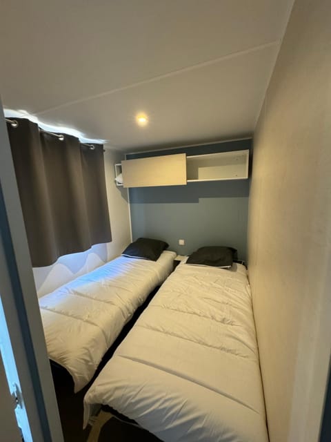 Chez Flo Mobil-Home H13 Campground/
RV Resort in Gassin