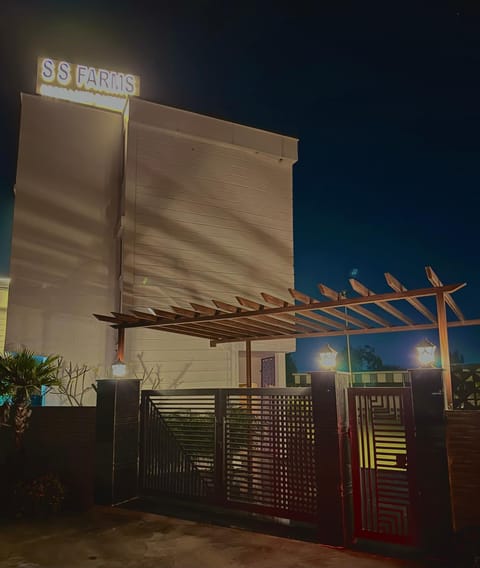 Property building, Night