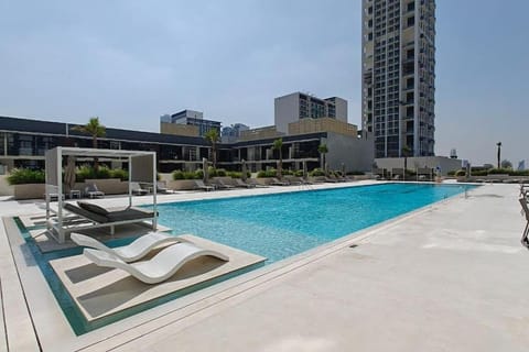 Swimming pool, Swimming pool