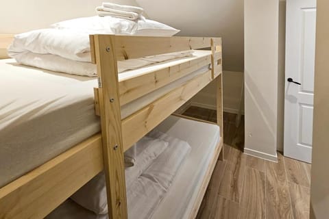 Bed, Bedroom, bunk bed