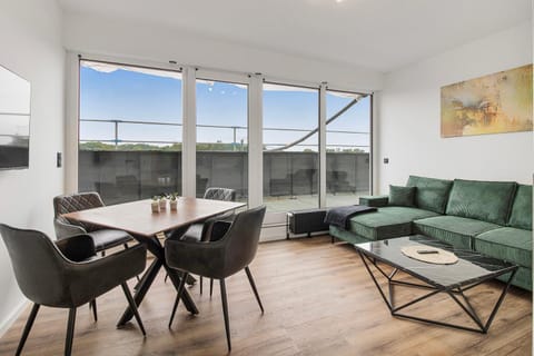TV and multimedia, Balcony/Terrace, Living room, Dining area