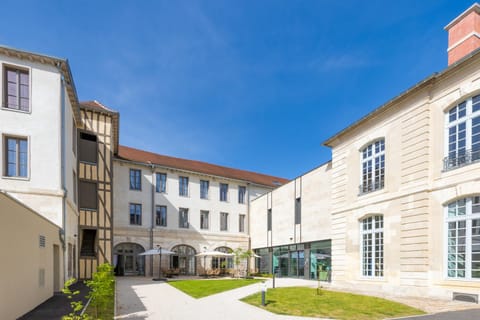 Property building, Balcony/Terrace