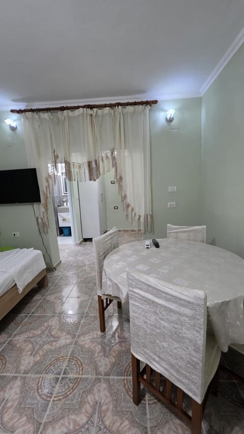 Valona Guest House Bed and Breakfast in Vlorë