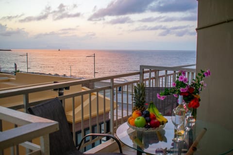 View (from property/room), Balcony/Terrace, Sea view