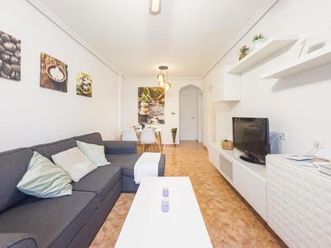 TV and multimedia, Living room, Seating area, Evening entertainment