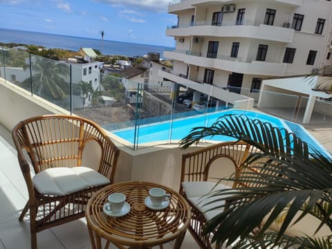 Day, Natural landscape, Balcony/Terrace, Balcony/Terrace, Pool view, Sea view, Swimming pool