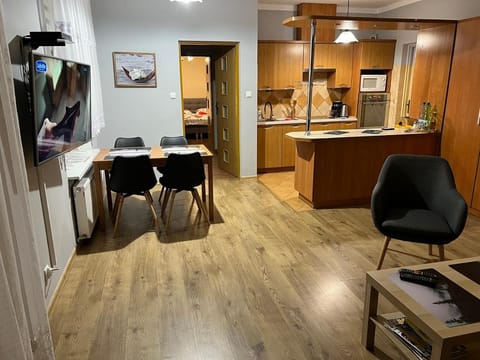 Kitchen or kitchenette, Living room, Photo of the whole room, Dining area, minibar